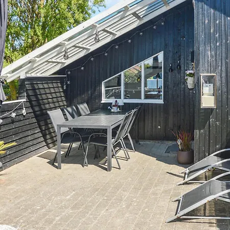 One-bedroom In 펜션 *